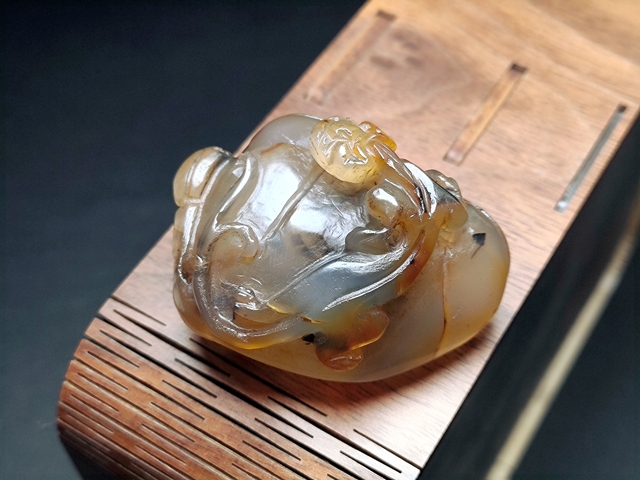 古玩雜項清代瑪瑙螭龍紋吊墜拍賣，當前價格1500元