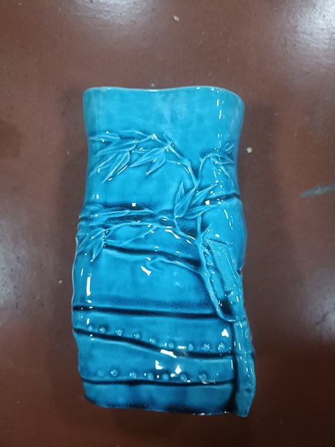 古玩陶瓷孔雀藍釉筆筒真品鑒賞圖