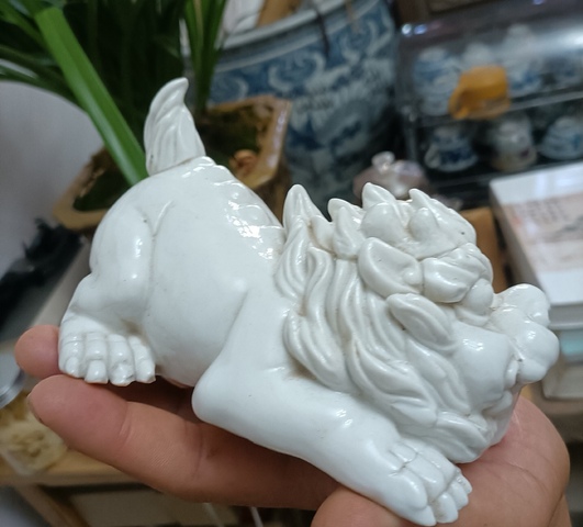古玩陶瓷解放初期瑞獸塑像真品鑒賞圖