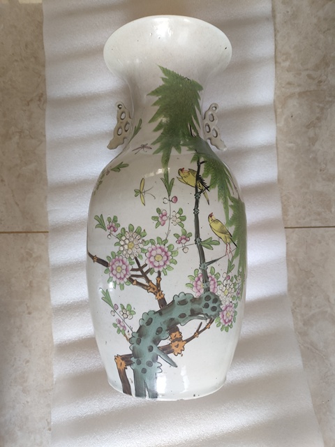 古玩陶瓷粉彩花鳥紋撇口瓶真品鑒賞圖