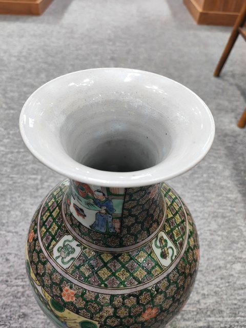 古玩陶瓷五彩人物故事紋撇口瓶，平臺(tái)不讓估價(jià)真品鑒賞圖