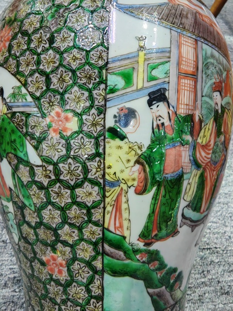 古玩陶瓷五彩人物故事紋撇口瓶，平臺(tái)不讓估價(jià)真品鑒賞圖