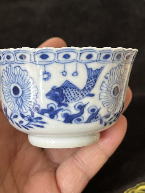 古玩陶瓷魚藻紋青花杯真品鑒賞圖