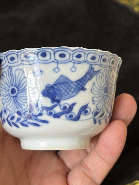 古玩陶瓷魚藻紋青花杯真品鑒賞圖