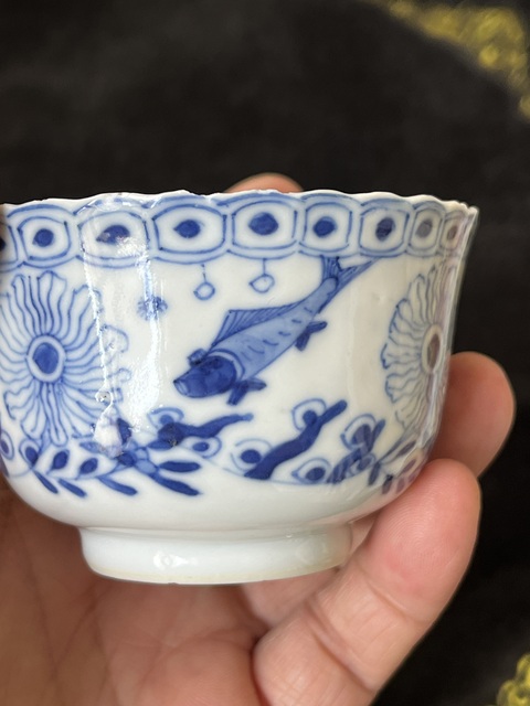 古玩陶瓷魚藻紋青花杯真品鑒賞圖