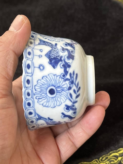 古玩陶瓷魚藻紋青花杯真品鑒賞圖