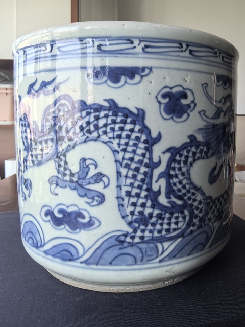 古玩陶瓷青花趕珠龍紋香爐真品鑒賞圖