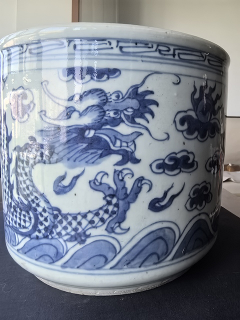古玩陶瓷青花趕珠龍紋香爐真品鑒賞圖