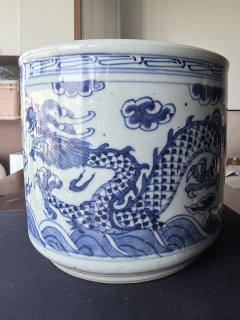 古玩陶瓷青花趕珠龍紋香爐真品鑒賞圖