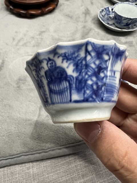 古玩陶瓷山水紋青花杯盤真品鑒賞圖