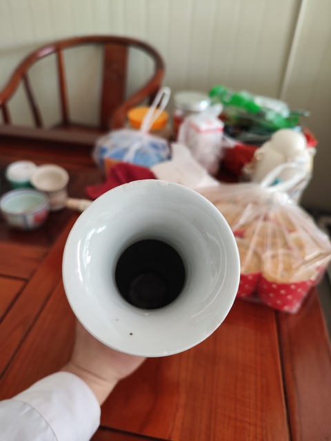 古玩陶瓷五彩觀音瓶真品鑒賞圖
