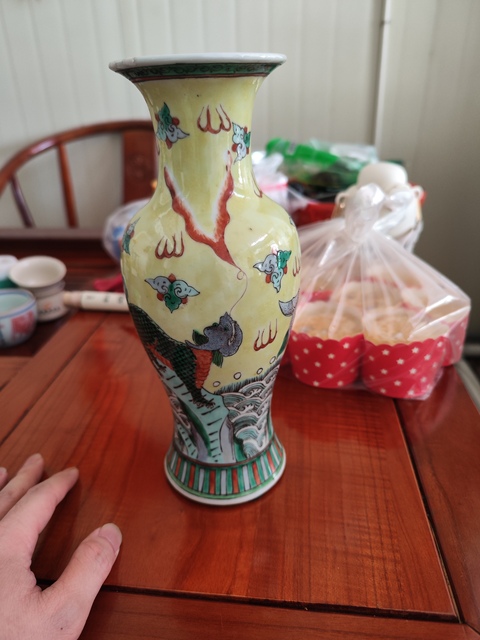 古玩陶瓷五彩觀音瓶真品鑒賞圖