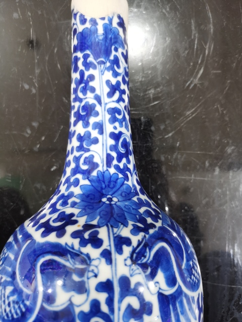 古玩陶瓷青花鸞鳳和鳴紋長頸瓶真品鑒賞圖