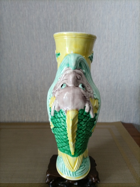 古玩陶瓷素三彩瓶拍賣(mài),當(dāng)前價(jià)格4258元
