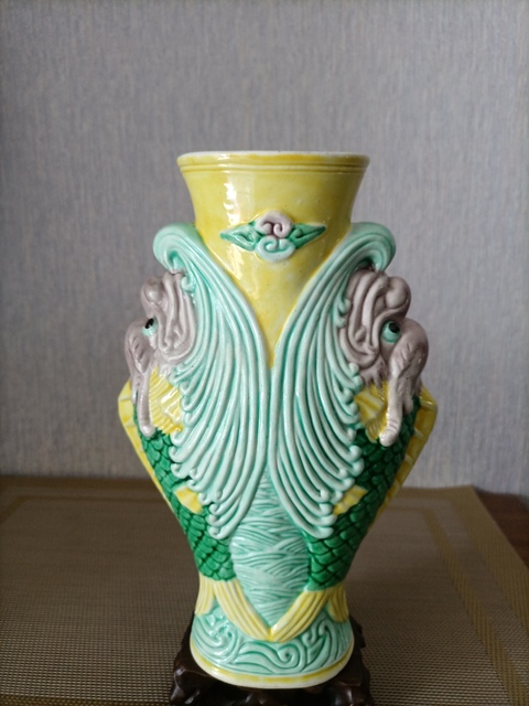古玩陶瓷素三彩瓶拍賣(mài),當(dāng)前價(jià)格4258元
