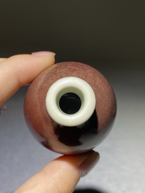 古玩陶瓷豇豆紅釉鼻煙壺真品鑒賞圖