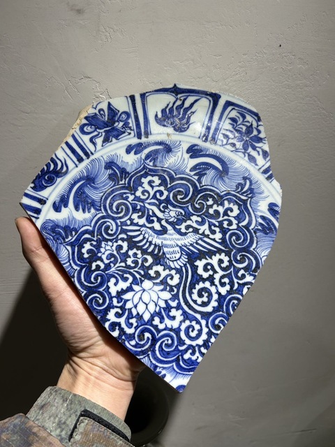 古玩陶瓷青花藍地留白纏枝花卉鳳紋標本真品鑒賞圖