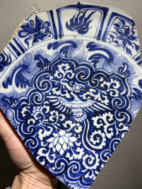 古玩陶瓷青花藍地留白纏枝花卉鳳紋標本真品鑒賞圖