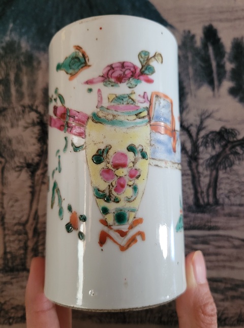 古玩陶瓷晚清?粉彩博古圖束腰筆筒拍賣，當前價格480元