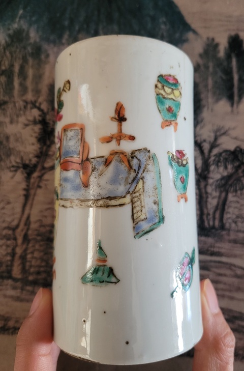 古玩陶瓷晚清?粉彩博古圖束腰筆筒拍賣，當前價格480元