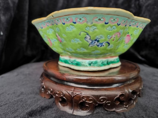 古玩陶瓷福在眼前粉彩碗真品鑒賞圖