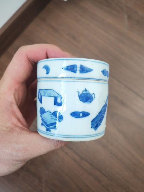 古玩陶瓷青花博古圖蓋缸真品鑒賞圖