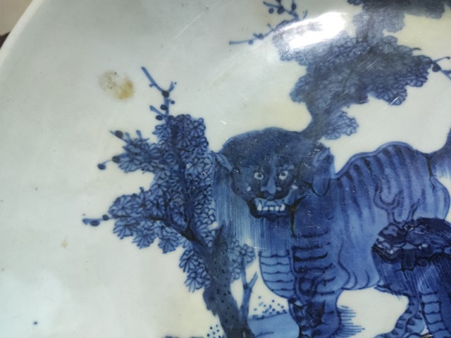 古玩陶瓷清早期雍乾獅紋青花盤拍賣，當(dāng)前價格3988元