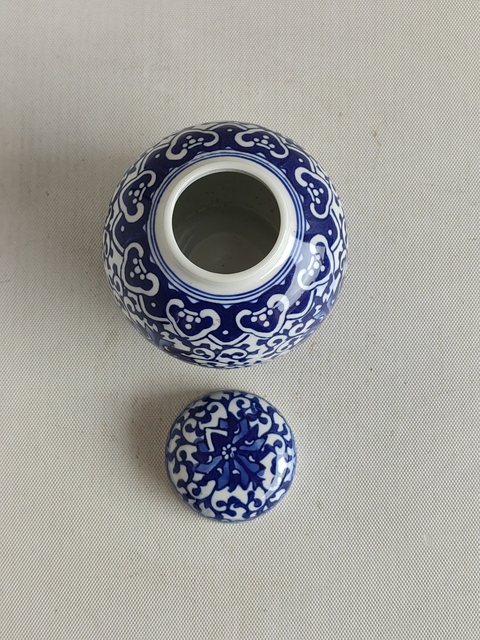 古玩陶瓷花卉紋青花罐拍賣，當前價格260元