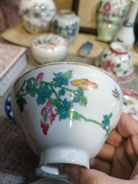 古玩陶瓷民國粉彩花卉紋折腰茶碗拍賣,當(dāng)前價格3888元