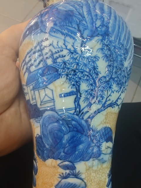 古玩陶瓷哥釉地鐵銹釉青花瓶真品鑒賞圖