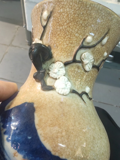 古玩陶瓷哥釉地鐵銹釉青花瓶真品鑒賞圖
