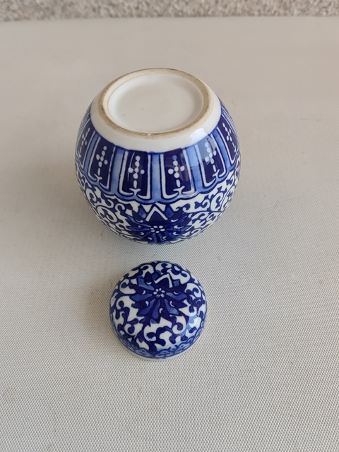 古玩陶瓷花卉紋青花罐拍賣，當前價格260元