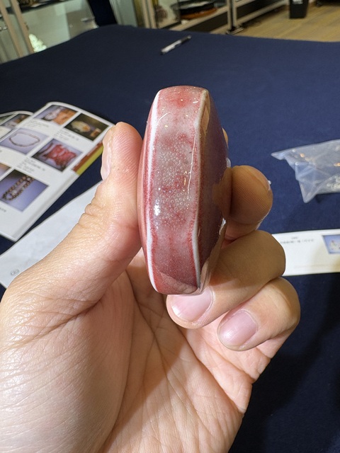 古玩陶瓷紅釉鼻煙壺真品鑒賞圖