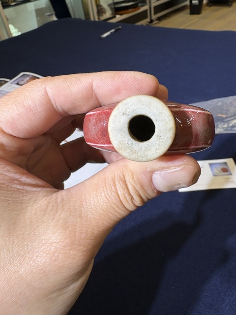 古玩陶瓷紅釉鼻煙壺真品鑒賞圖