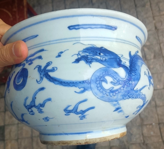 古玩陶瓷青花雙龍戲珠紋爐真品鑒賞圖