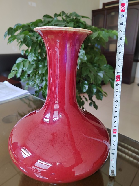 古玩陶瓷窯變紅釉長頸撇口瓶拍賣,當(dāng)前價格5800元
