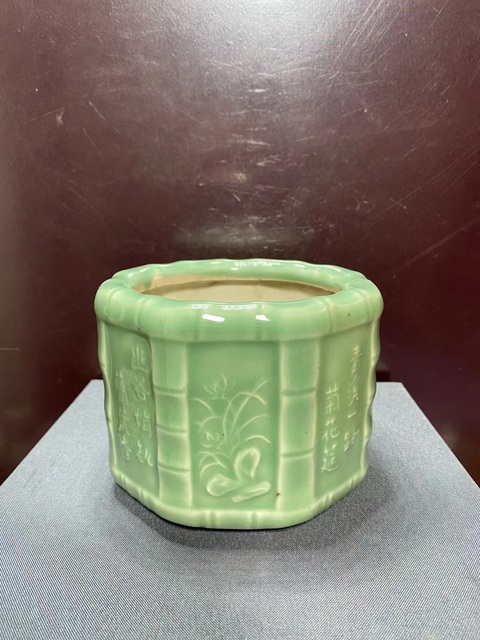 古玩陶瓷民國青釉開窗花草詩文爐拍賣,當前價格1180元