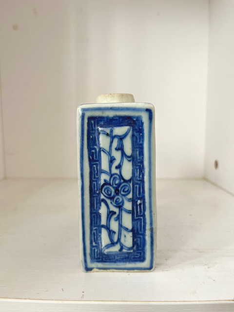 古玩陶瓷花卉紋青花茶葉罐拍賣，當(dāng)前價(jià)格350元