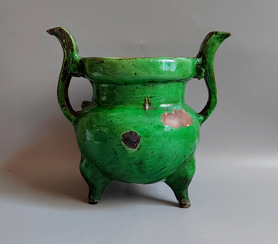 古玩陶瓷明代·三彩貼塑花卉紋雙耳三足爐真品鑒賞圖