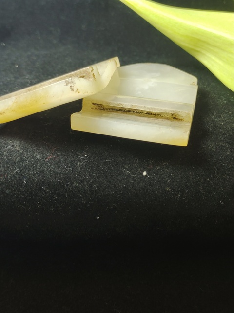 古玩玉器清代和田玉白玉雕“素紋帶扣”拍賣，當前價格4500元