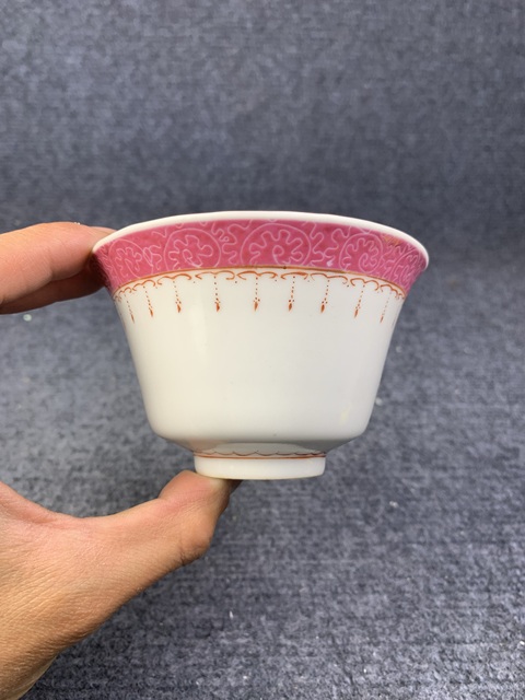 古玩陶瓷胭脂紅軋道茶杯拍賣,當前價格1500元