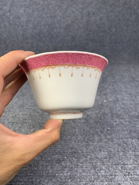 古玩陶瓷胭脂紅軋道茶杯拍賣,當前價格1500元