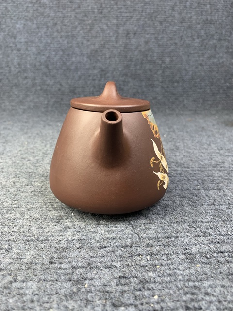 古玩雜項加彩紫砂壺拍賣,當前價格0元