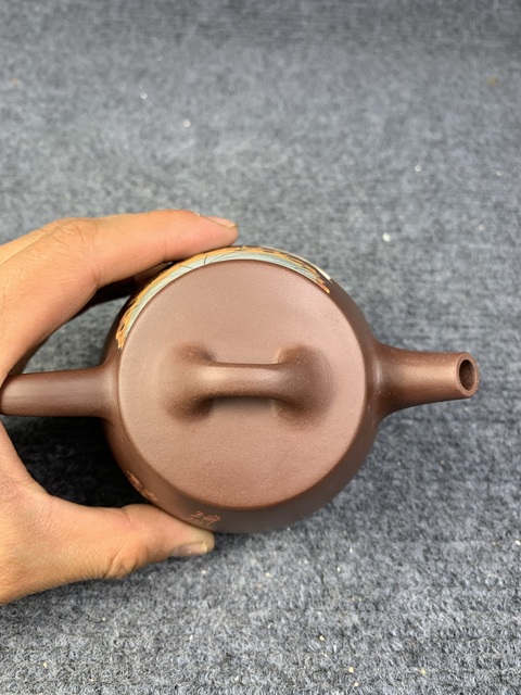 古玩雜項加彩紫砂壺拍賣,當前價格0元