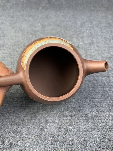 古玩雜項加彩紫砂壺拍賣,當前價格0元