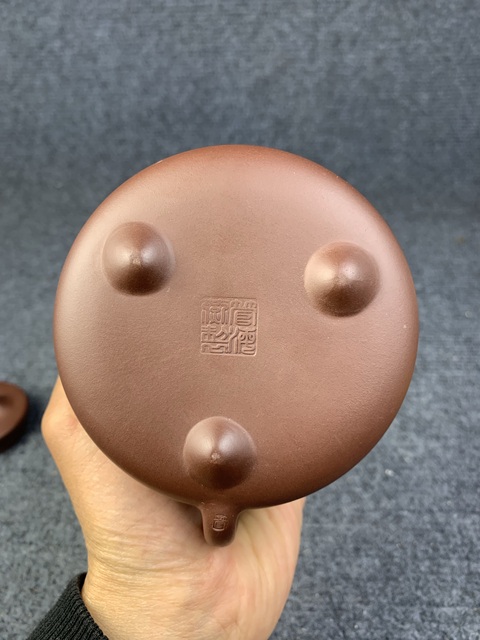 古玩雜項加彩紫砂壺拍賣,當前價格0元