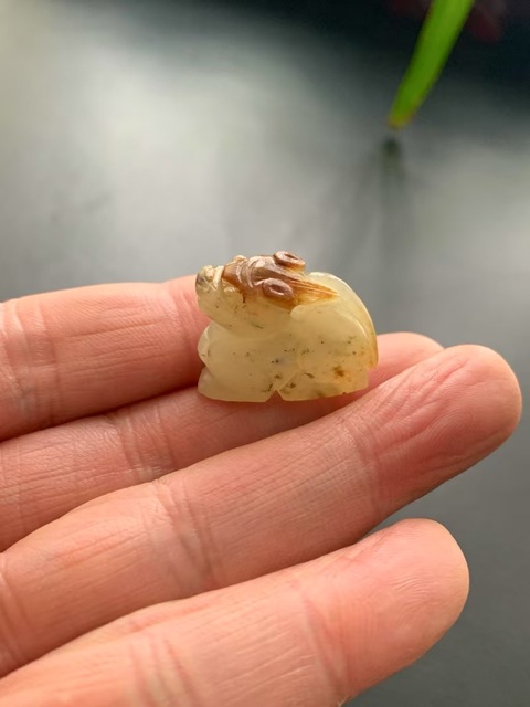 古玩玉器明末清初和田玉雕“瑞獸”把件拍賣，當前價格15000元