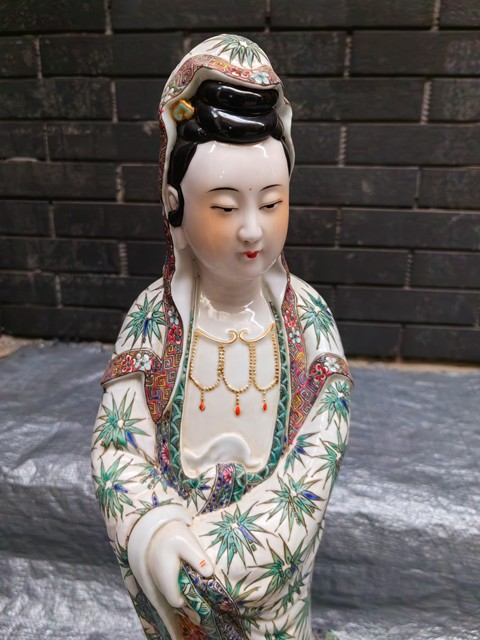 古玩陶瓷粉彩竹子花卉觀音瓶真品鑒賞圖