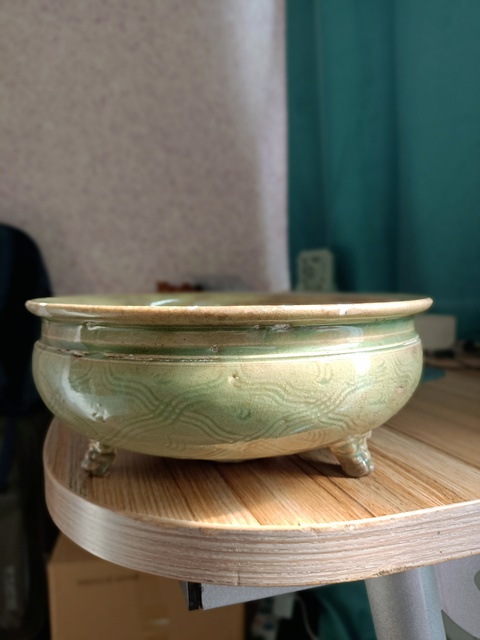 古玩陶瓷龍泉青瓷刻花香爐拍賣,當前價格2800元