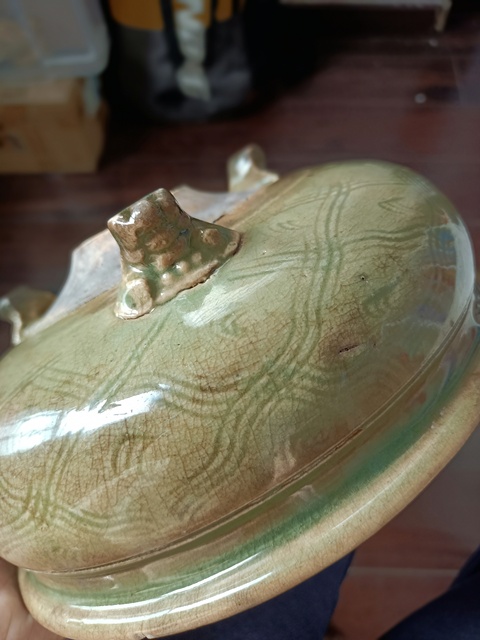 古玩陶瓷龍泉青瓷刻花香爐拍賣,當前價格2800元